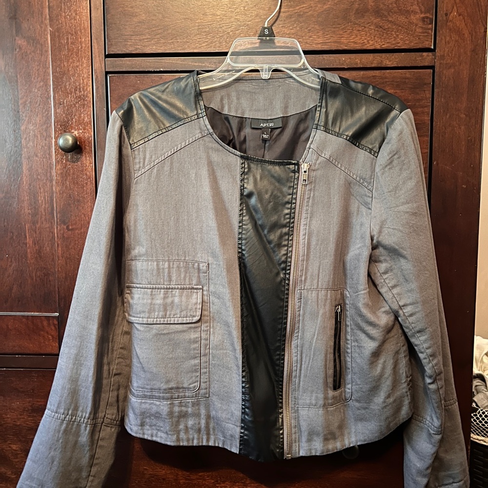 Apt. 9 Gray and Black Blazer